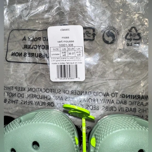 CROCS Unisex  - Green Size 6 women’s- 4 Men’s - Picture 3 of 4